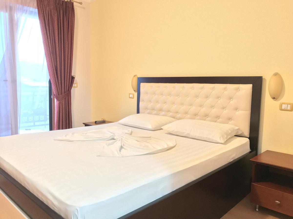 Hotel Lyhnidas Udenisht Екстериор снимка